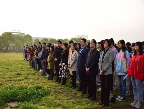 http://student.wit.edu.cn/__local/3/DD/22/A702C8B763FC11EB8FB0326BB30_5B27BE1E_260AB.jpg